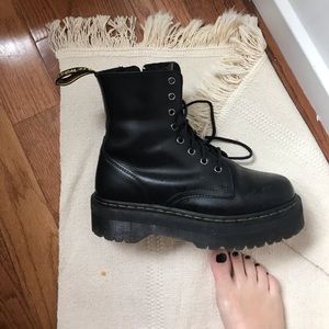 Black platform Dr. Martens